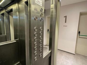 Hermoso departamento en venta en Caronti 152,
