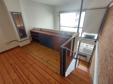 VENTA DEPARTAMENTO TIPO LOFT, CABALLITO, 2 PLANTAS, BALCON AL FRENTE, APTO CREDITO