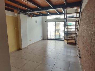 VENTA DEPARTAMENTO TIPO LOFT, CABALLITO, 2 PLANTAS, BALCON AL FRENTE, APTO CREDITO