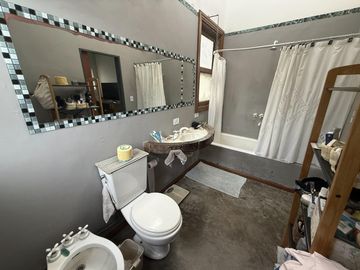 Casa con Piscina ubicada en el barrio La Bota - Benavidez