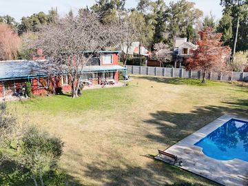 Casa con Piscina ubicada en el barrio La Bota - Benavidez