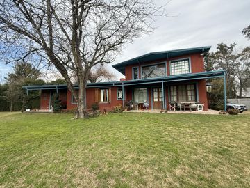 Casa con Piscina ubicada en el barrio La Bota - Benavidez
