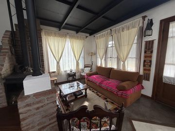Casa con Piscina ubicada en el barrio La Bota - Benavidez