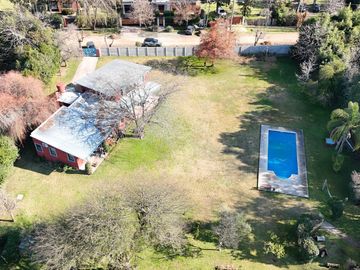 Casa con Piscina ubicada en el barrio La Bota - Benavidez