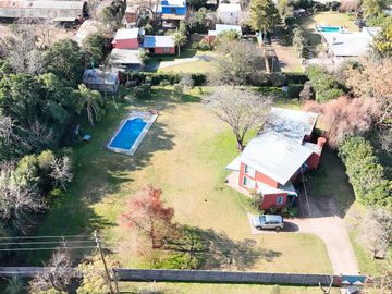 Casa con Piscina ubicada en el barrio La Bota - Benavidez