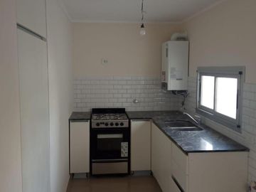 Departamento en venta de 2 dormitorios c/ cochera en Bahía Blanca