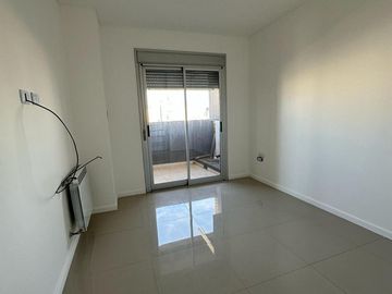 Departamento en venta de 1 dorm con balcón al frente