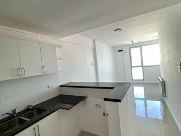 Departamento en venta de 1 dorm con balcón al frente