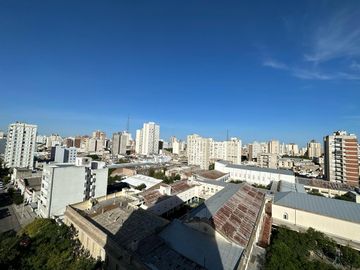 Departamento en venta de 1 dorm con balcón al frente