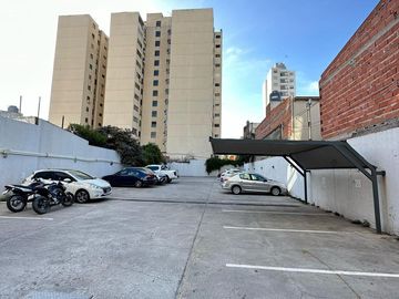 Departamento en venta de 1 dorm con balcón al frente