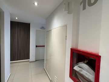 Departamento en venta de 1 dorm con balcón al frente