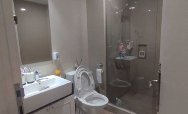 Apartemen Kensington 2 kamar tidur full furnish dikelapa gadi