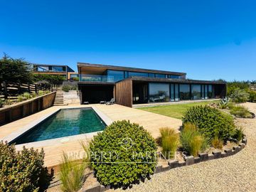 Pichilemu, Soñada Casa con vista a Punta de Lobos