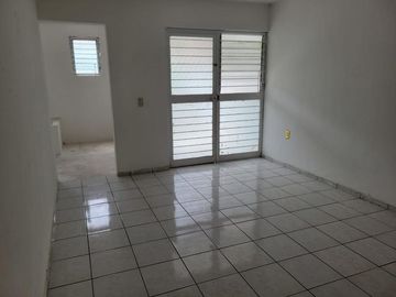 Casa en Calle Monte Olimpo, cerca del Estadio Jalisco