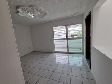 Casa en Calle Monte Olimpo, cerca del Estadio Jalisco