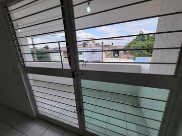 Casa en Calle Monte Olimpo, cerca del Estadio Jalisco