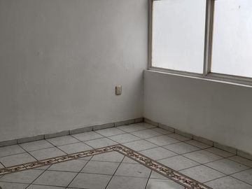 Casa en Calle Monte Olimpo, cerca del Estadio Jalisco