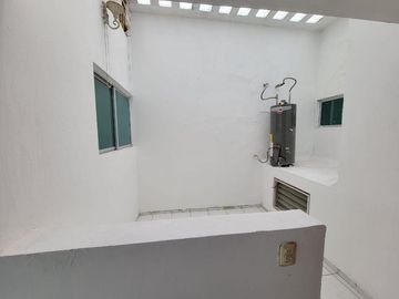 Casa en Calle Monte Olimpo, cerca del Estadio Jalisco