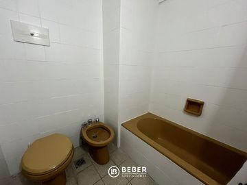 En venta dos ambientes al contrafrente, Centro Mar del Plata