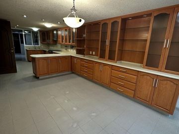 Espaciosa casa en VENTA en Satélite