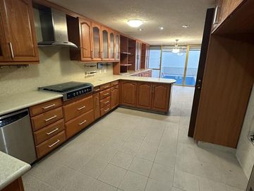 Espaciosa casa en VENTA en Satélite