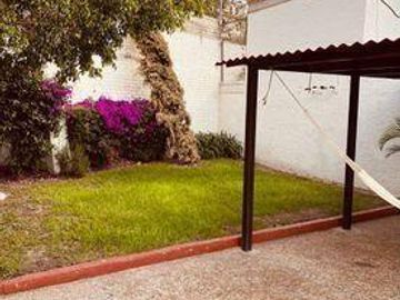 Casa en venta en Villas del Mesón con rec. en PB