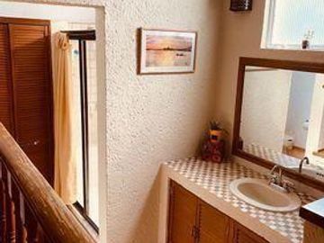 Casa en venta en Villas del Mesón con rec. en PB