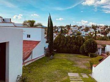 Casa en venta en Villas del Mesón con rec. en PB