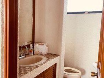 Casa en venta en Villas del Mesón con rec. en PB