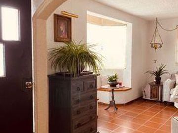 Casa en venta en Villas del Mesón con rec. en PB