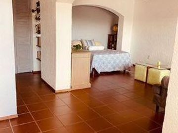 Casa en venta en Villas del Mesón con rec. en PB