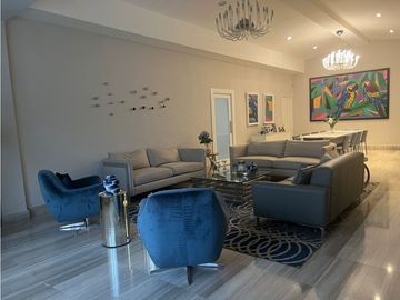 VENTA DE CASA EN URBANIZACIÓN LA LOMA - 6956RC