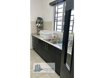 VENTA Y ALQUILER DE CASA EN LA FONTANA. 5  RECAMARA  CERCADA