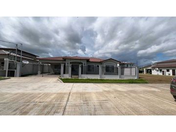 VENTA Y ALQUILER DE CASA EN LA FONTANA. 5  RECAMARA  CERCADA