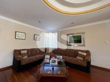 CASA DE VENTA SECTOR CUMBAYA