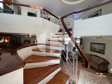CASA DE VENTA SECTOR CUMBAYA