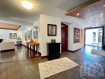CASA DE VENTA EN CUMBAYA
