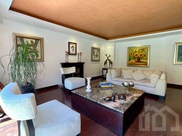 CASA DE VENTA EN CUMBAYA