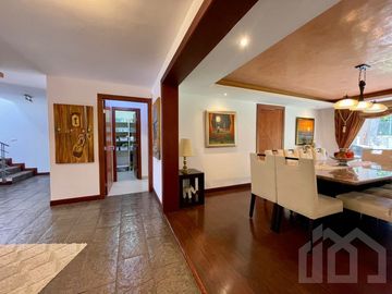 CASA DE VENTA EN CUMBAYA