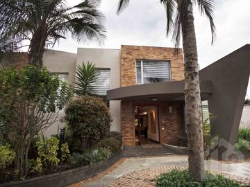 CASA DE VENTA EN CUMBAYA