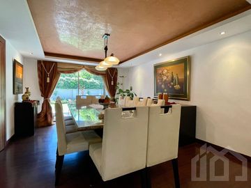 CASA DE VENTA EN CUMBAYA