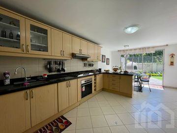 CASA DE VENTA EN CUMBAYA