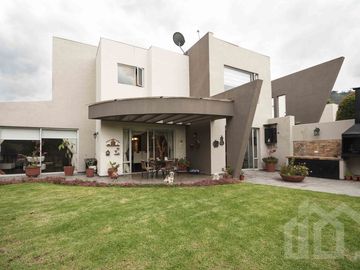 CASA DE VENTA EN CUMBAYA