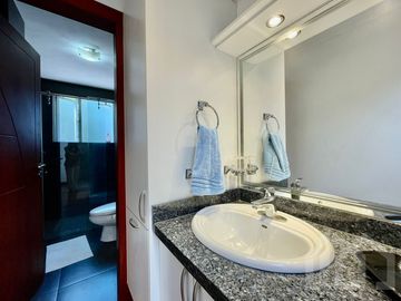 CASA DE VENTA EN CUMBAYA