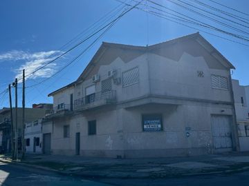 Casa para 2 Familias en venta en Lanus Oeste