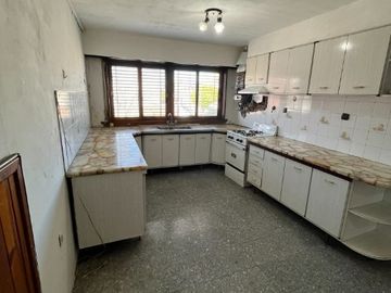 Casa para 2 Familias en venta en Lanus Oeste