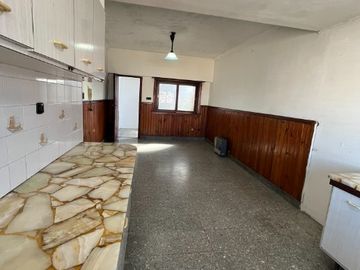 Casa para 2 Familias en venta en Lanus Oeste