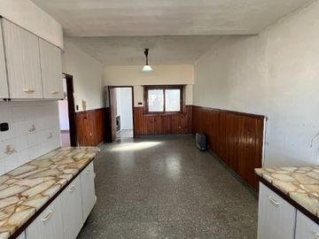 Casa para 2 Familias en venta en Lanus Oeste