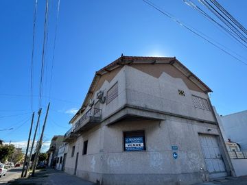 Casa para 2 Familias en venta en Lanus Oeste