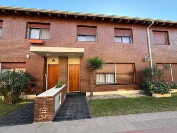 HERMOSA CASA EN VENTA EN VILLA DEL PARQUE